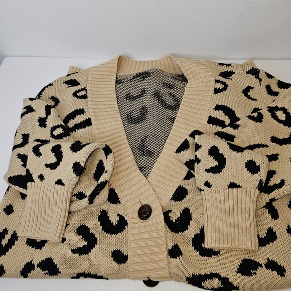 Leopard Print Long Cable Knit Cardigan Size XL - Picture 4 of 6